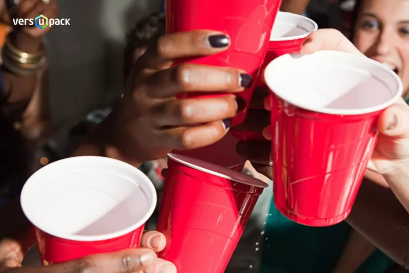 Disposable Cold drink Red Party cups for events and celebrations, cups for beer fests