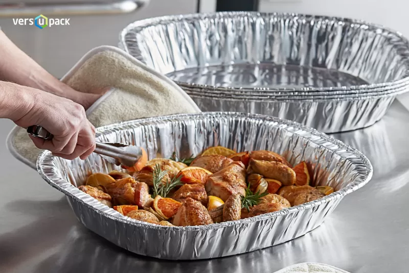 Heavy duty disposable roasting pan with lid